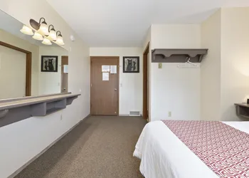 Commander Motel hotel thumbnail 5