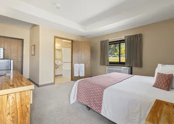 Commander Motel hotel thumbnail 8