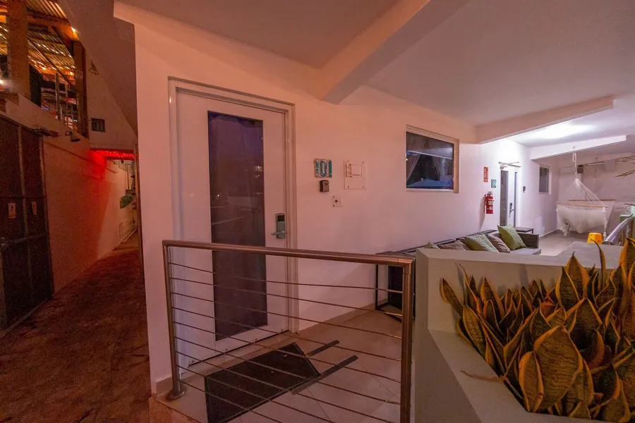 Casa Verde Hotel - Steps to the Beach | Pool, Restaurant & Bar hotel detail image 2