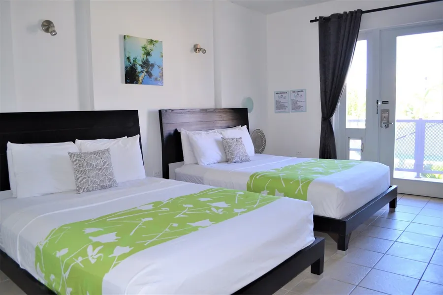 Casa Verde Hotel - Steps to the Beach | Pool, Restaurant & Bar hotel detail image 6