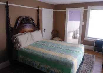 Steamers Bed & Breakfast hotel thumbnail 5