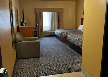 HiWay Inn Express hotel thumbnail 3