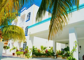 Corales Suites hotel thumbnail 2
