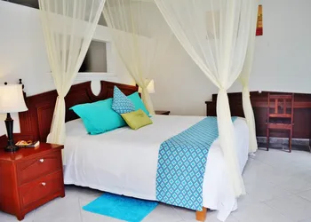 Corales Suites hotel thumbnail 5