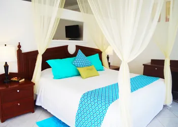 Corales Suites hotel thumbnail 6