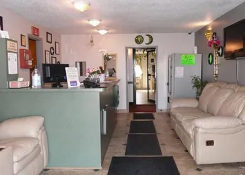 American Inn & Suites hotel thumbnail 2