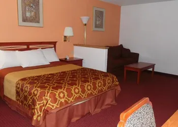 American Inn & Suites hotel thumbnail 4