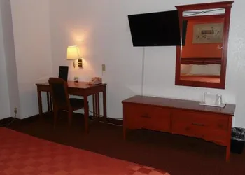 American Inn & Suites hotel thumbnail 6