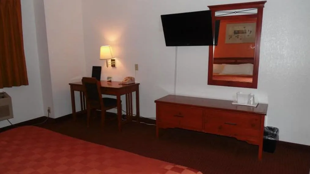 American Inn & Suites hotel detail image 6