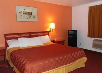 American Inn & Suites hotel thumbnail 7