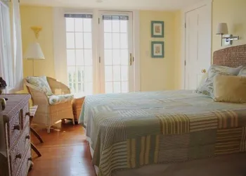 An English Garden Bed & Breakfast hotel thumbnail 4