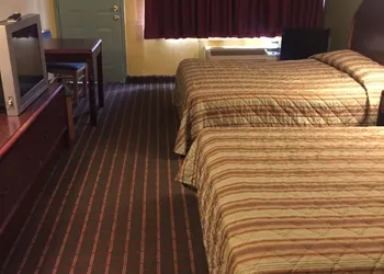 Camelot INN hotel thumbnail 5