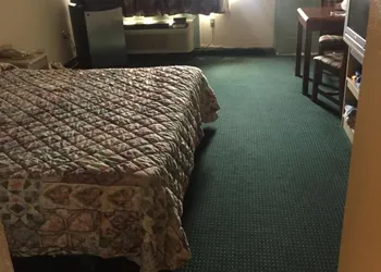 Camelot INN hotel thumbnail 6