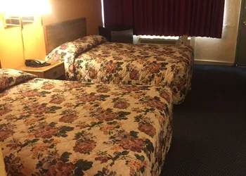 Camelot INN hotel thumbnail 8