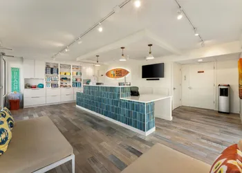 Beach House Dewey hotel thumbnail 2