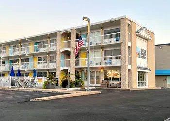 Beach House Dewey hotel thumbnail 5