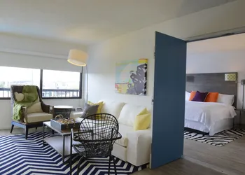 Beach House Dewey hotel thumbnail 6