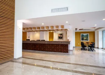 Hotel Plaza Calzada hotel thumbnail 3