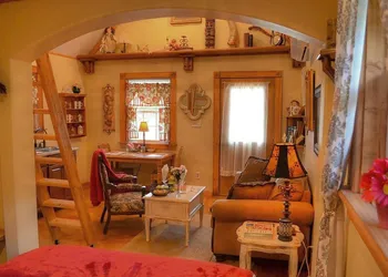 Rarumpelpunzeldornaschenwittchen hotel thumbnail 6