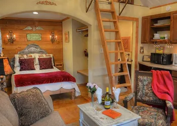 Rarumpelpunzeldornaschenwittchen hotel thumbnail 7