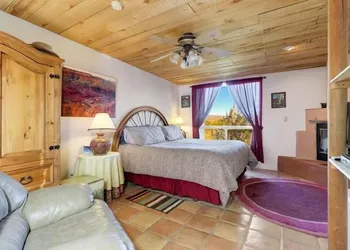 Spur Cross Inn hotel thumbnail 8