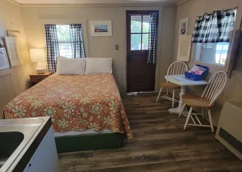 Cottage Place on Squam Lake hotel thumbnail 6