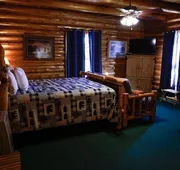 Twin Pines Lodge & Cabins hotel detail image 7