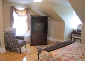The Dawson House Bed & Breakfast hotel thumbnail 4
