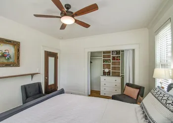 Belmont Blvd Bed and Breakfast hotel thumbnail 7