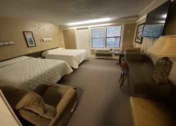 Carr's Northside Motel and Cottages hotel thumbnail 6
