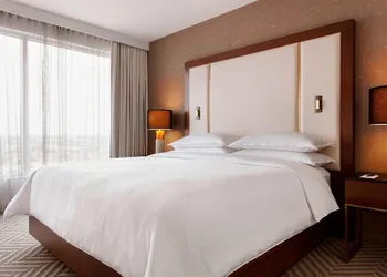 Sheraton Saint-Hyacinthe Hotel hotel thumbnail 8