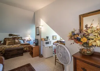 Stone Haus Bed & Breakfast hotel thumbnail 5