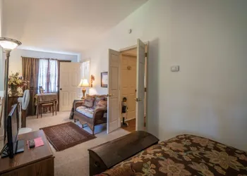 Stone Haus Bed & Breakfast hotel thumbnail 6