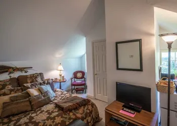 Stone Haus Bed & Breakfast hotel thumbnail 7