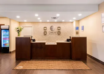Comfort Inn & Suites hotel thumbnail 2