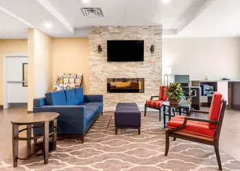 Comfort Inn & Suites hotel thumbnail 3