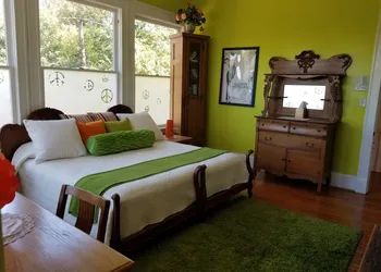 The Peach House hotel thumbnail 3