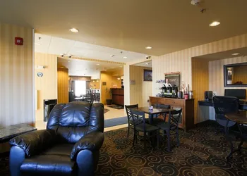 Cobblestone Inn & Suites hotel thumbnail 2