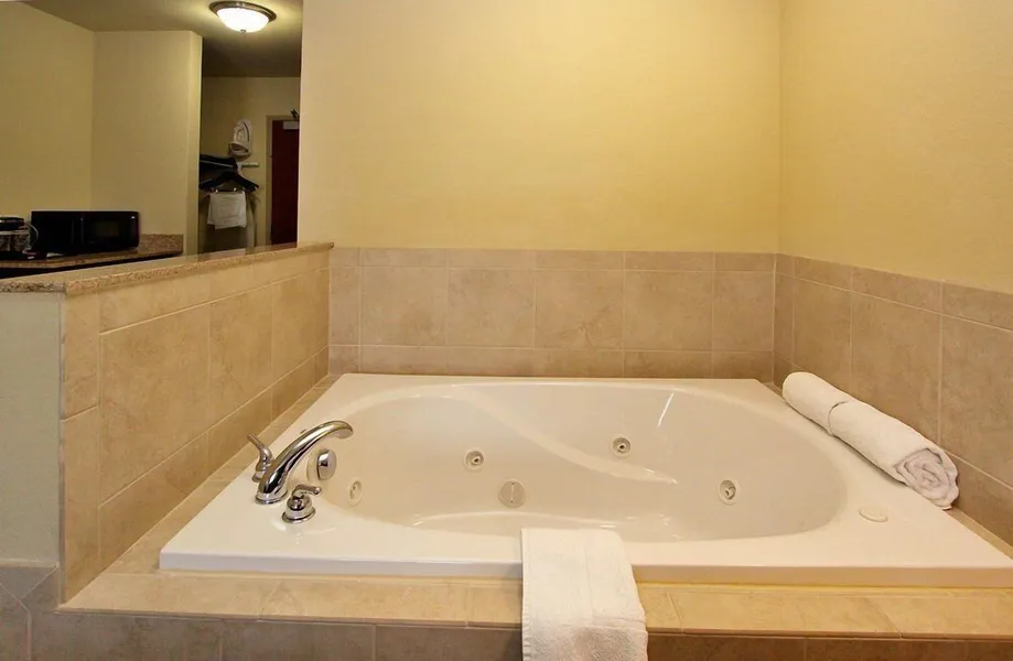 Cobblestone Inn & Suites hotel detail image 6