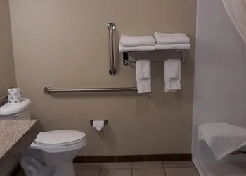 Cobblestone Inn & Suites hotel thumbnail 8