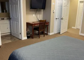Riverview Suites hotel thumbnail 2