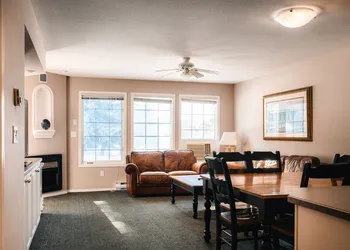 Mountain View Resort and Suites at Fairmont Hot Springs hotel thumbnail 5
