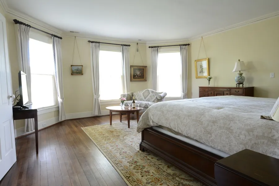 Woodville Bed and Breakfast hotel detail image 6