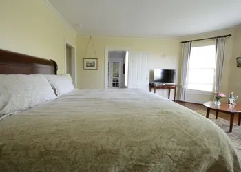 Woodville Bed and Breakfast hotel thumbnail 7