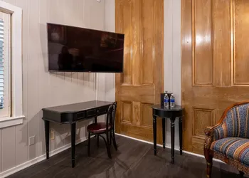 French Quarter Suites Hotel hotel thumbnail 3