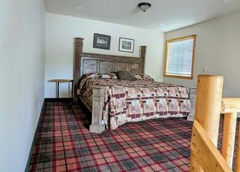 Aspen Cove resort hotel thumbnail 3