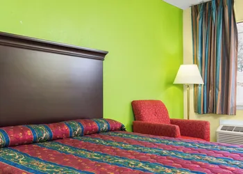 Budget Host Inn by Hotel O Portland near I-65 hotel thumbnail 8