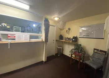 Auburn Motel hotel thumbnail 6