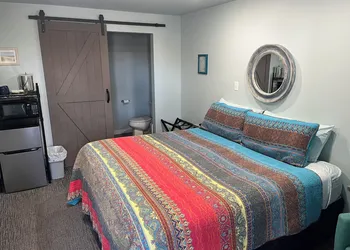 The Monarch Motel hotel thumbnail 3