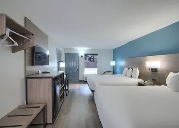 Hotsprings Village Inn hotel thumbnail 8